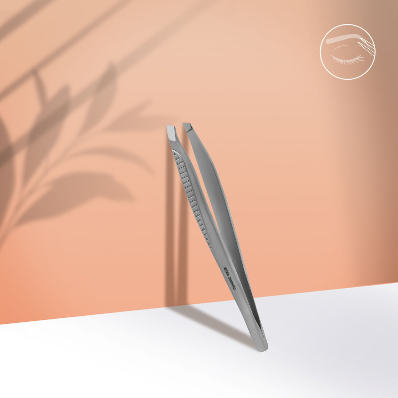 Eyebrow tweezers CLASSIC 15 TYPE 3 (wide beveled)